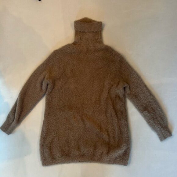 Zara Fuzzy Oversized Turtleneck - Picture 5 of 10
